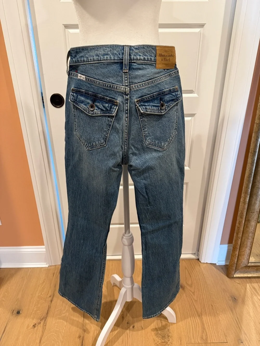 Abercrombie High Rise Boot Cut - Picture 2 of 2